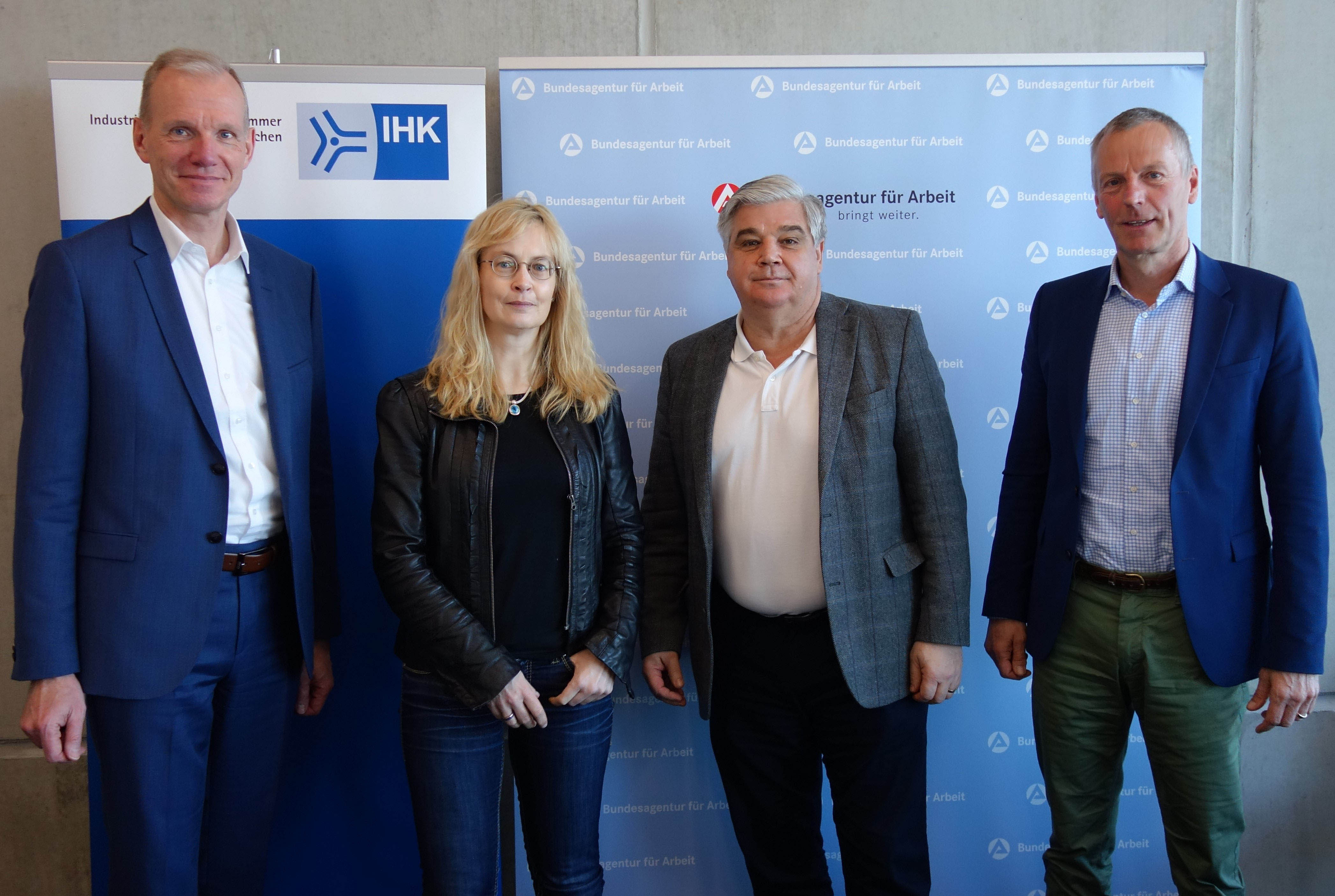 Pressekonferenz zum Ausbildungsmarkt im Autohaus Thüllen