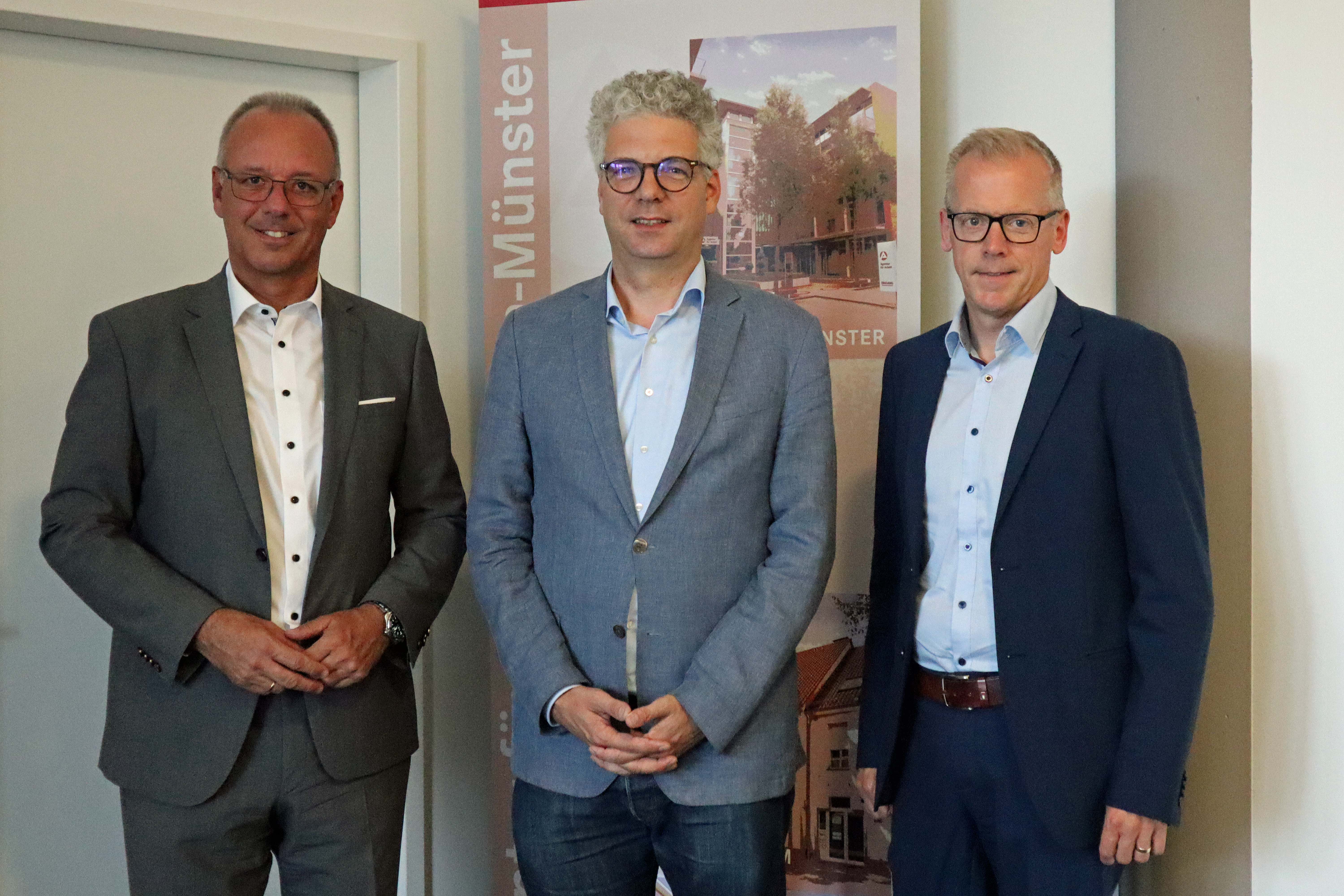 Joachim Fahnemann, Dr. Stefan Nacke und Christian König schauen freundlich in die Kamera