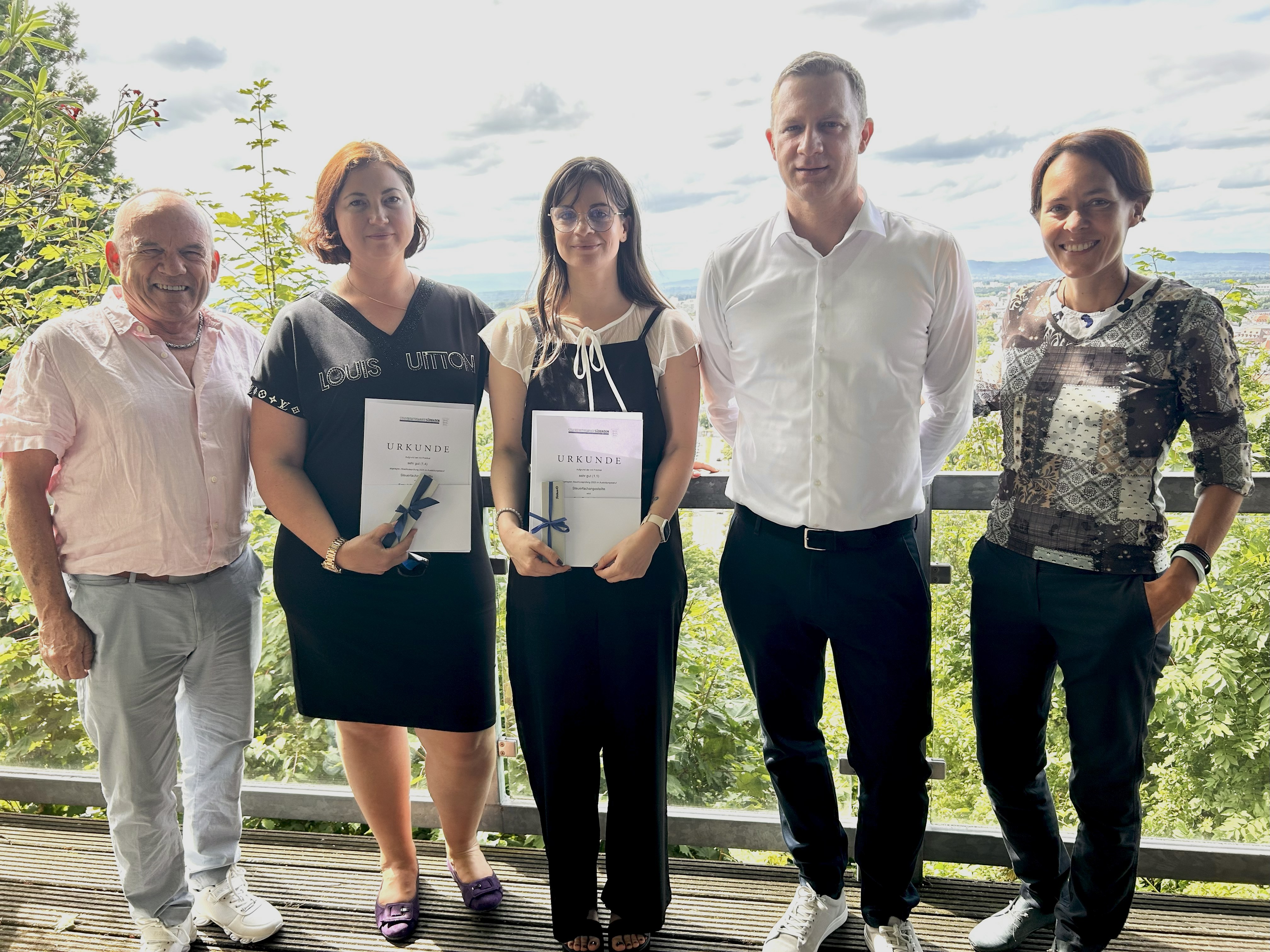 Beste Umschülerinnen aus dem Ortenaukreis