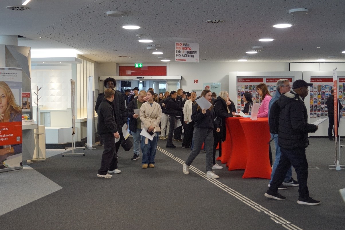 Rund 300 Arbeits- und Ausbildungssuchende besuchten die Jobmesse HOGAjobs. Foto: Agentur für Arbeit