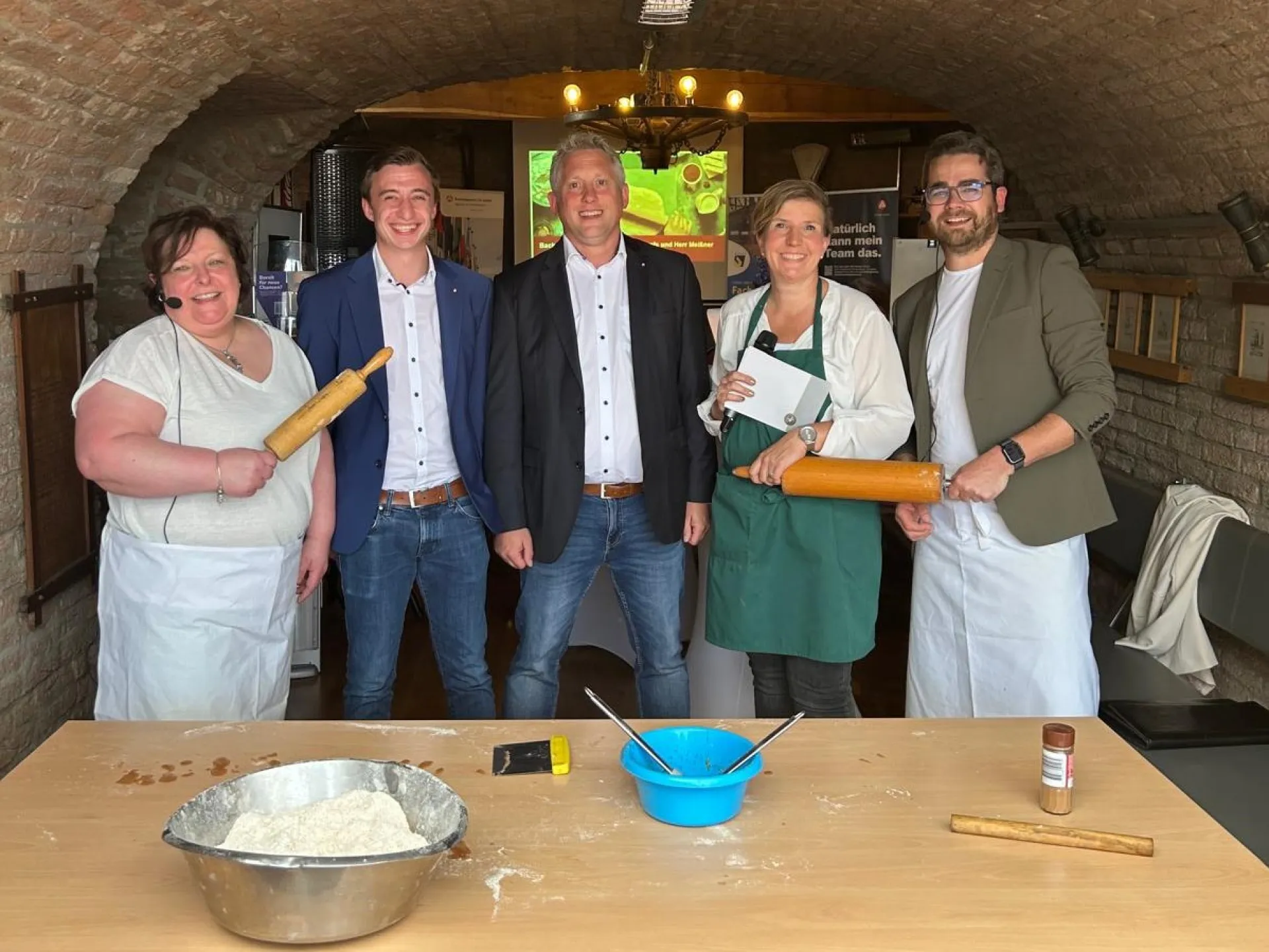 Nicole Schoofs (L.N. Schaffrath), Nils Heuer und Sascha Bongertmann (Agentur für Arbeit), Moderatorin Andrea Franken und Tino Meißner (ABS Safety