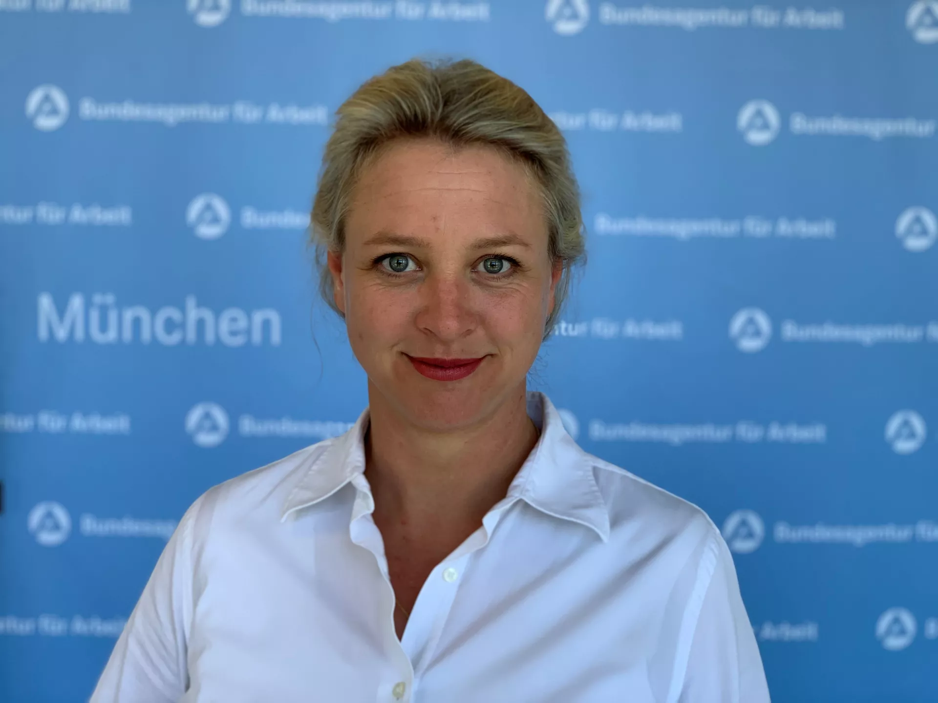 Frau Katharina Böttcher