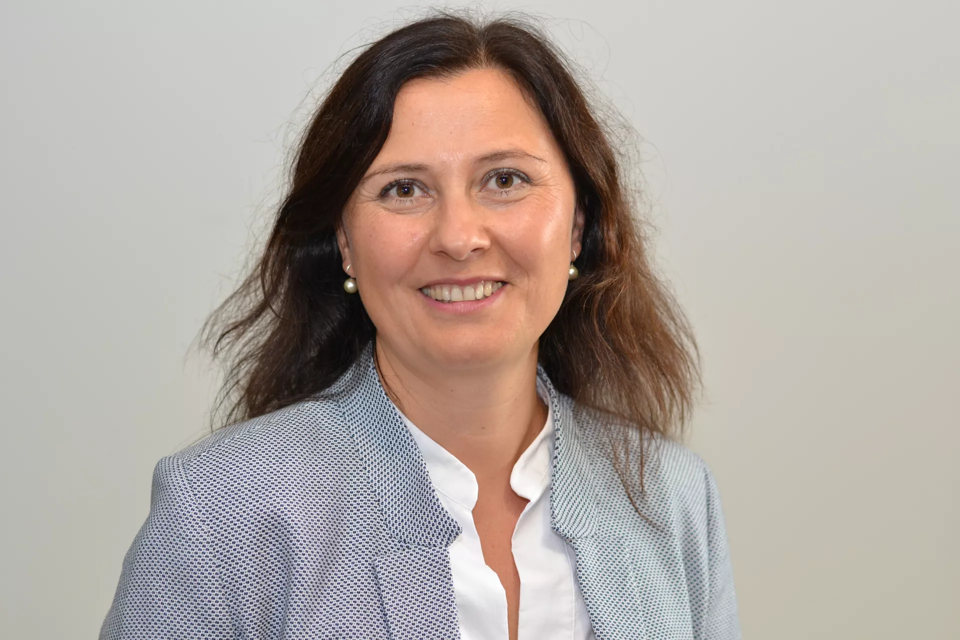 Frau Larissa Güttinger