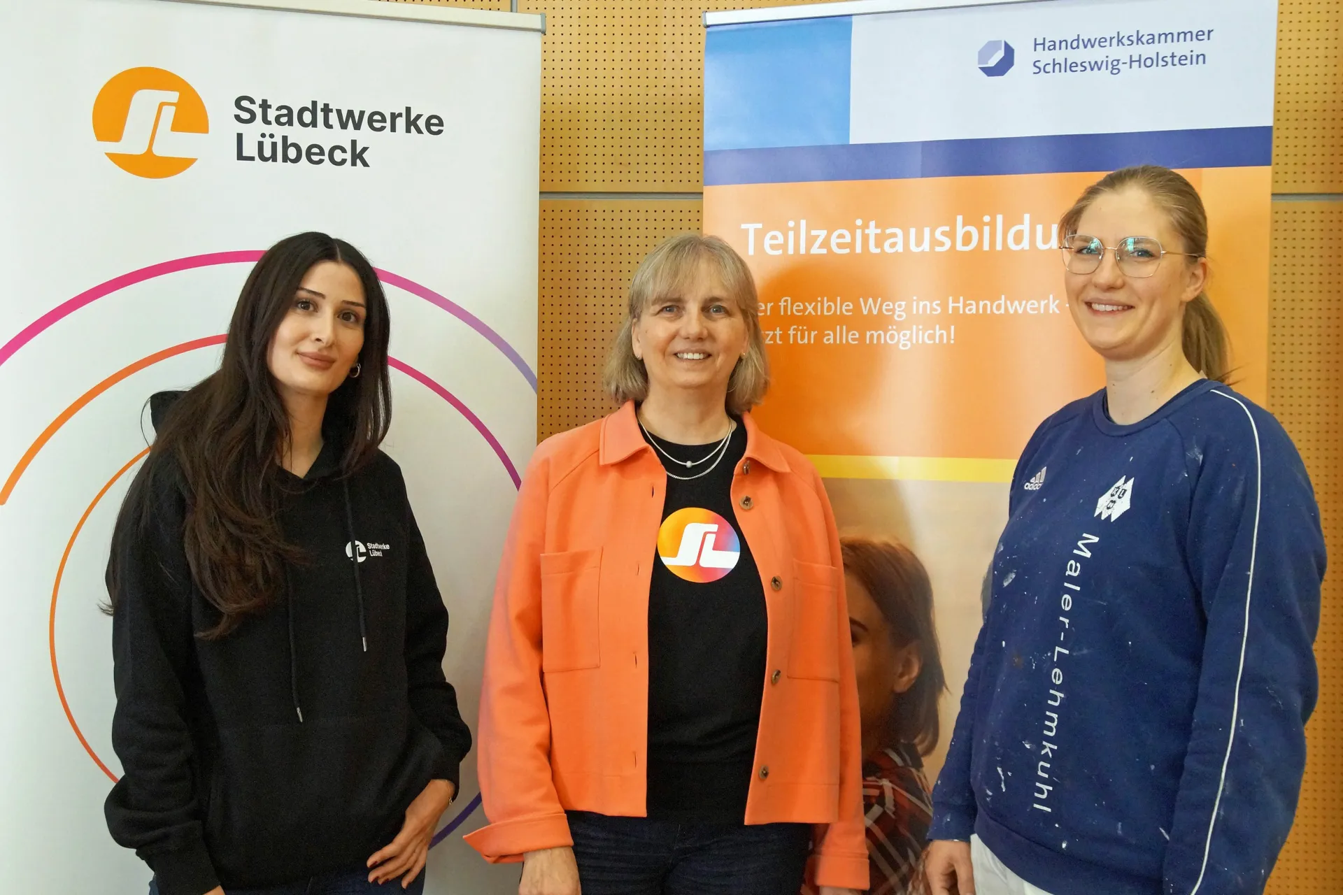 Auszubildende von TraveNetz GmbH und Malereibetrieb Lehmkuhl