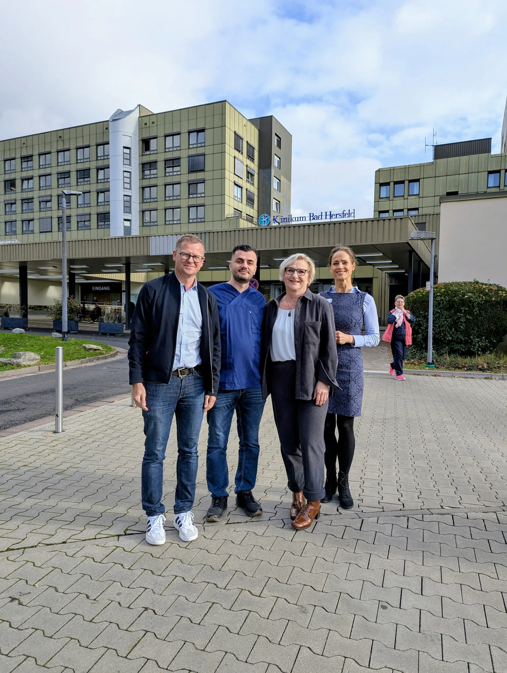 Matthias Dengler, Behar Kabashaj, Carmen Ißleib-Timm vom Arbeitgeberservice der Agentur für Arbeit, Gunhild Itergen