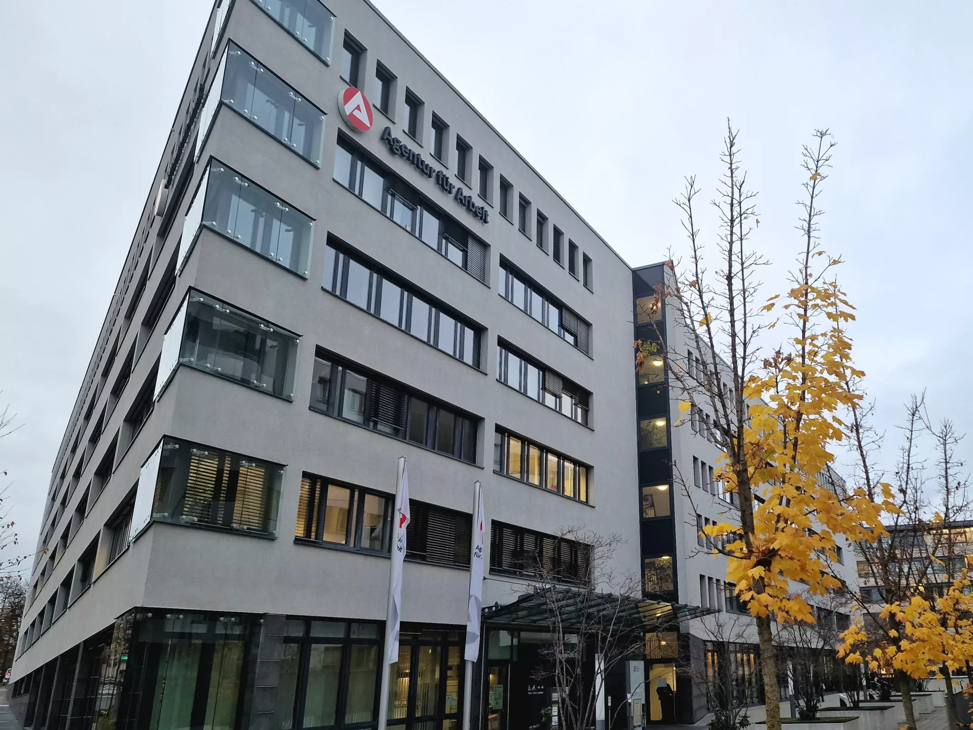 Agentur für Arbeit Stuttgart im Herbst